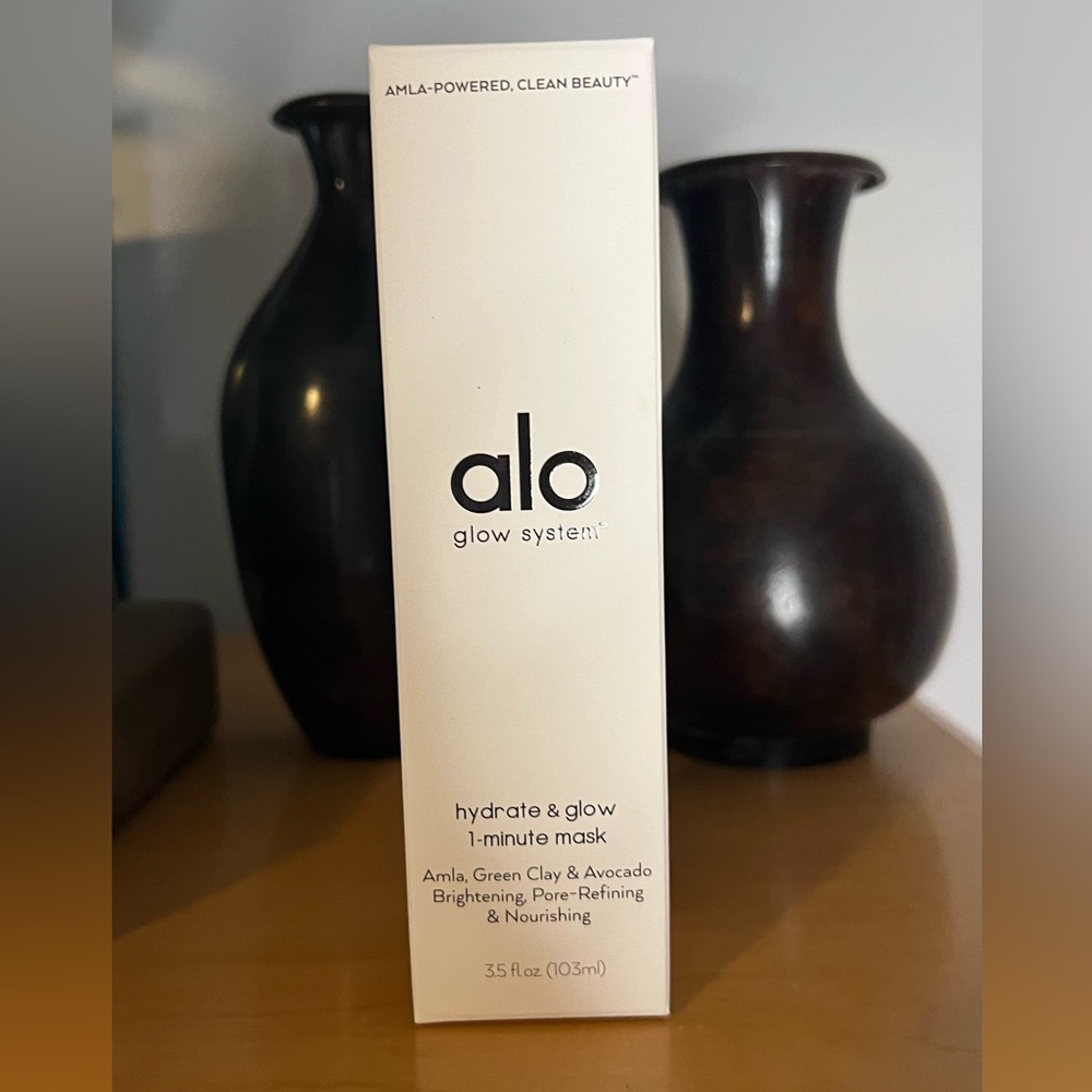 NIB ALO Yoga glow system hydrate & glow 1 minute mask